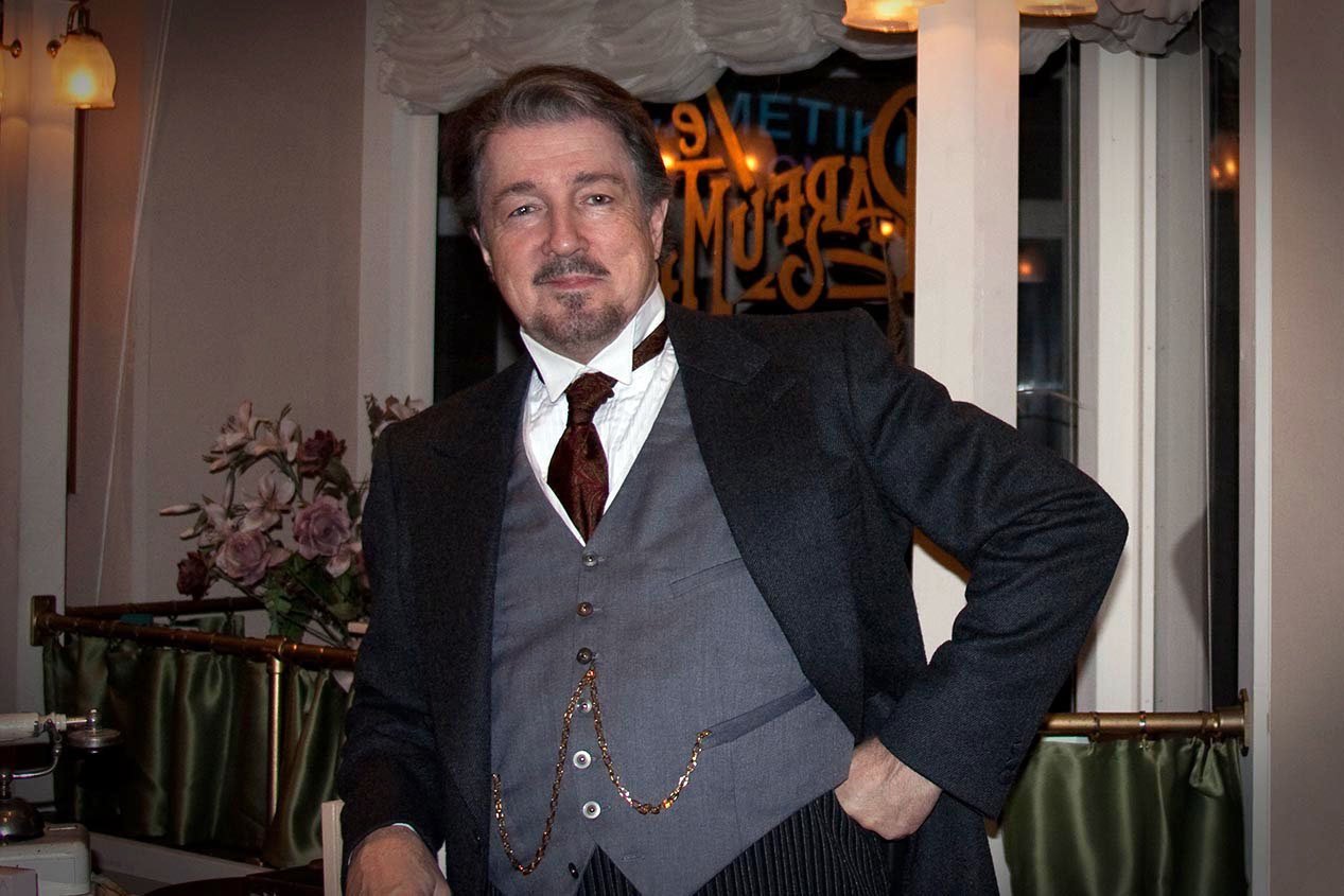 2009 10_Perfume_Shop